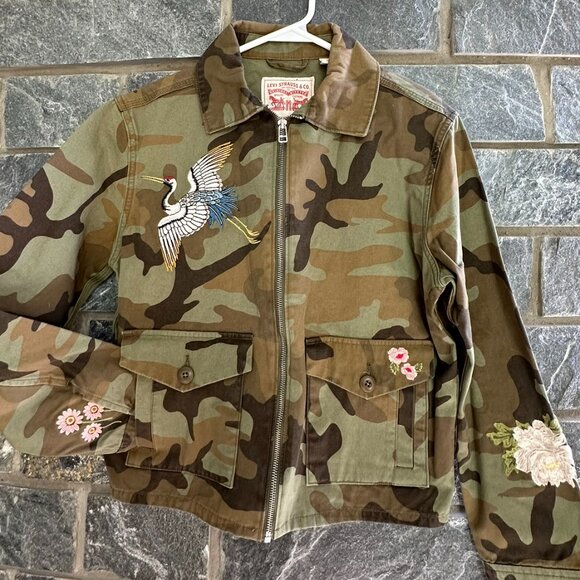 Retro LEVIS Camo Coach Jacket with Embroidery XS - Picture 1 of 11